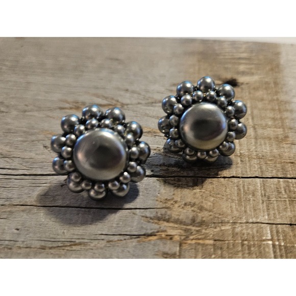 Flower Stud Earrings Silver Tone‎ Beaded Statement Jewelry - Picture 1 of 13
